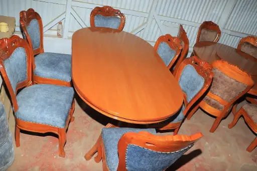 oval shaped dining table set